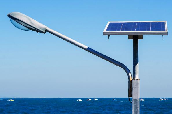 بررسی میزان ارز آوری با صادرات چراغ خورشیدی